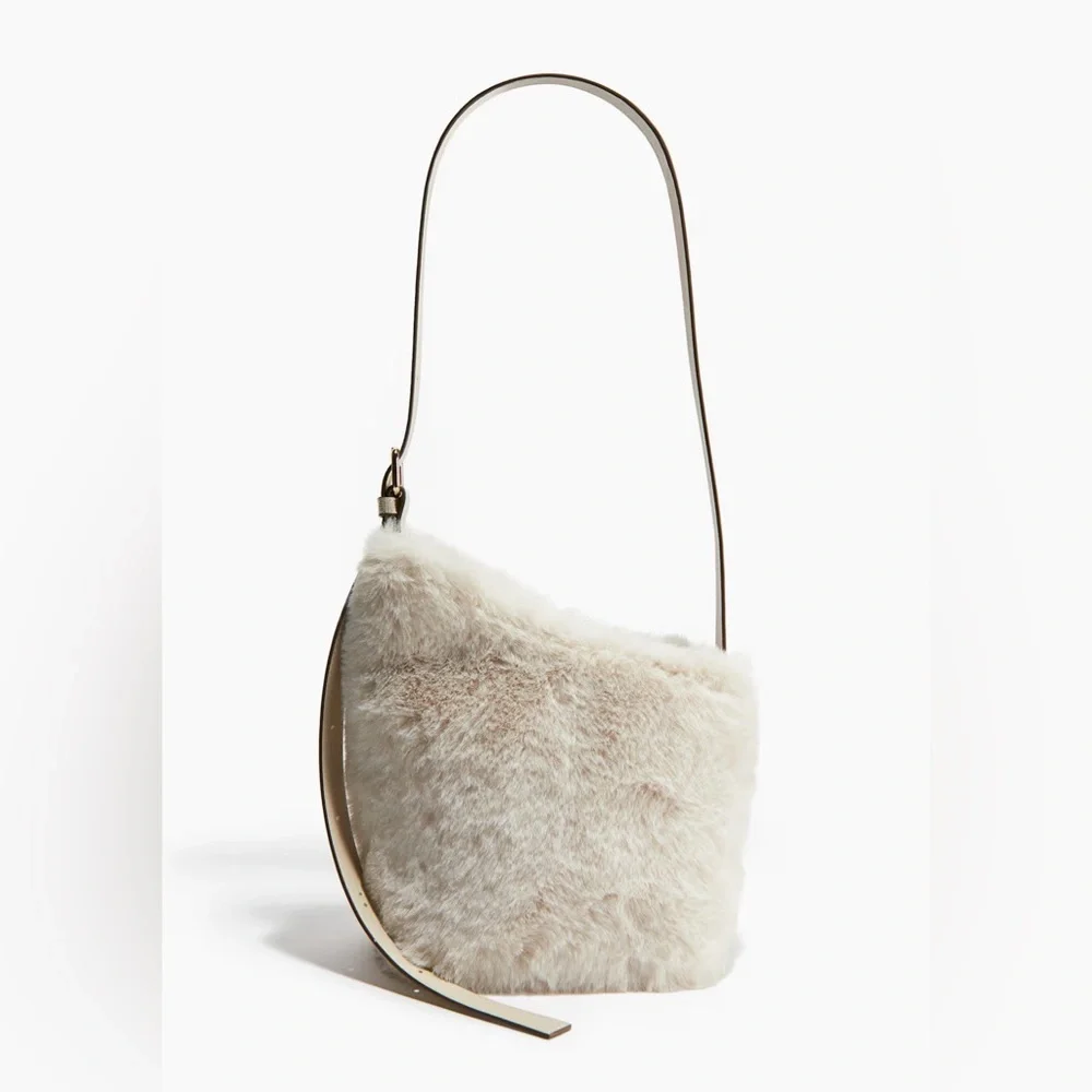 H&M Matching Cream Fur Bucket Hat & Purse Bundle - Picture 2 of 4